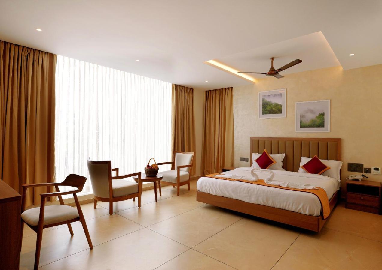 Bluemist Resorts Athirappilly Exterior photo